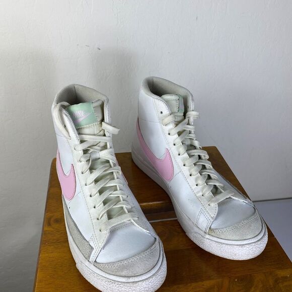 Nike Blazer 7Y Womens 8.5 Mid 77 White Pink Swoosh high top DA4086-106 - Picture 7 of 7